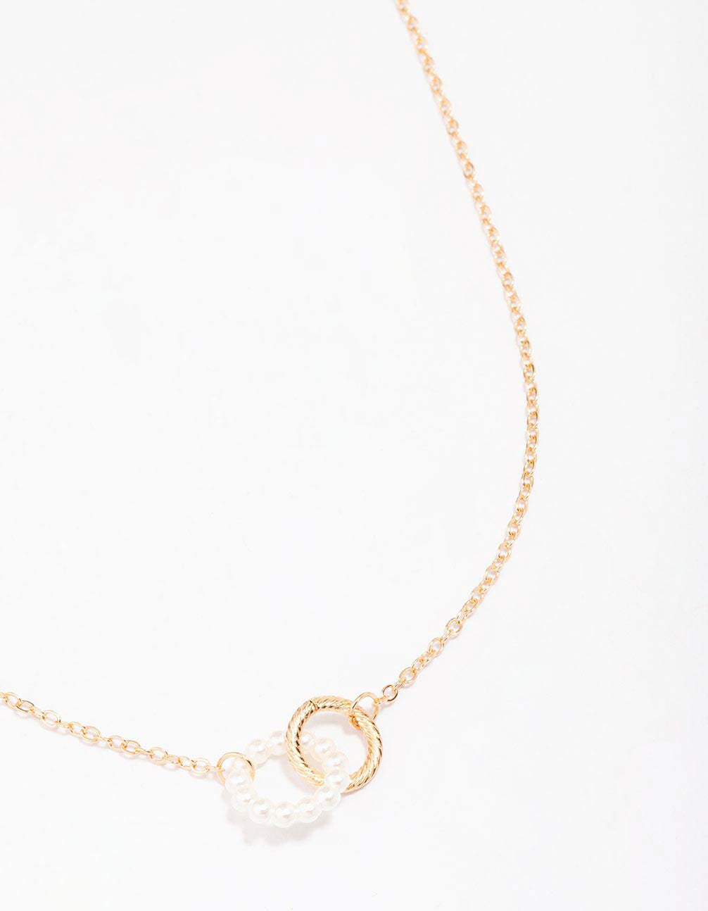 Pearl Link Circle Pendant Necklace